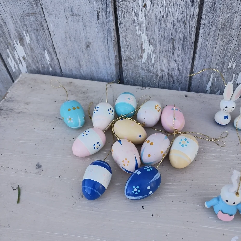 Painted Wood Wooden Easter‎ Spring 24 Mini Ornaments Bunny Eggs Chicks Lot